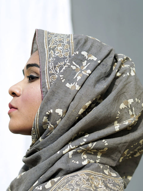 Damsa Ajrak Hijab Grey