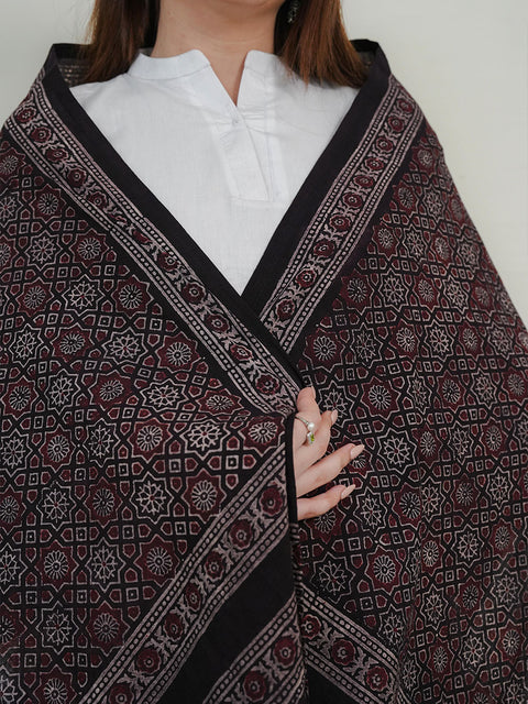 Huda Ajrak Scarf - Black & Burgandy