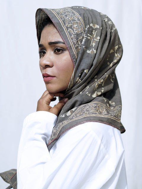 Damsa Ajrak Hijab Grey