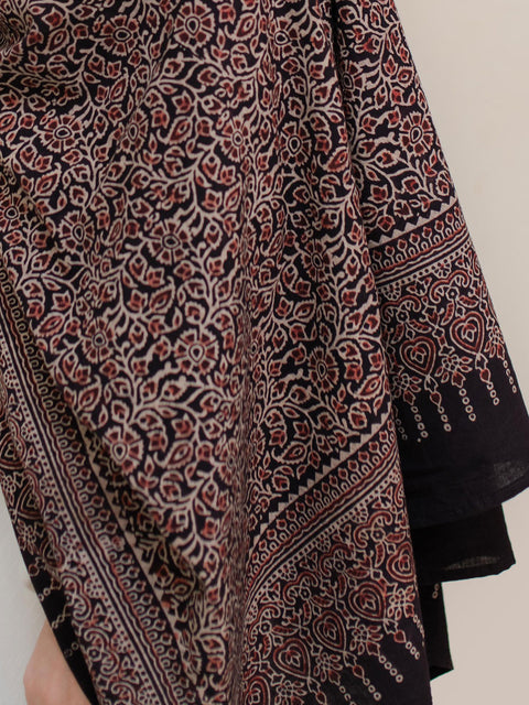 Hiba Ajrak Hijab - Black & Burgandy