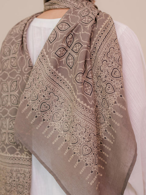Mashal Ajrak Hijab - Grey