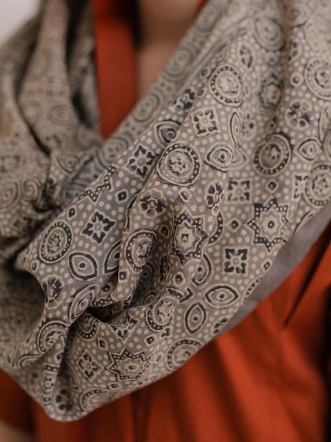 Wabasta Ajrak Hijab Grey
