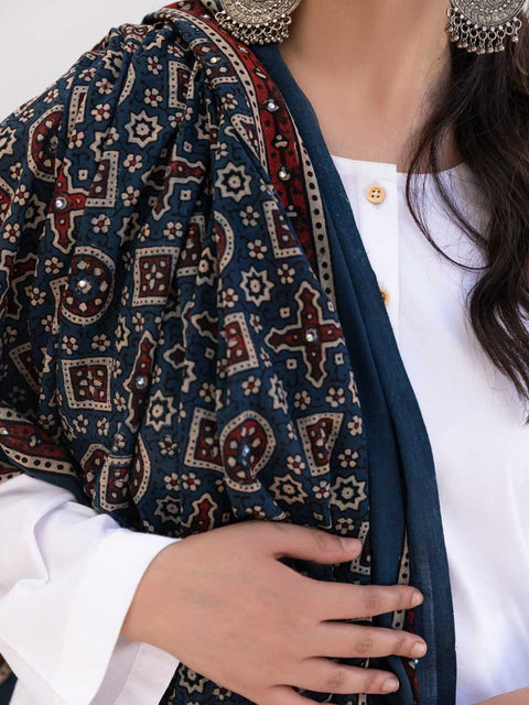 Abida Ajrak Chaadar