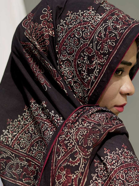 Fareena Ajrak Hijab