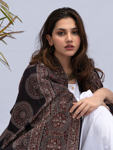 Ulfat Ajrak Chaadar (Black & Burgandy)